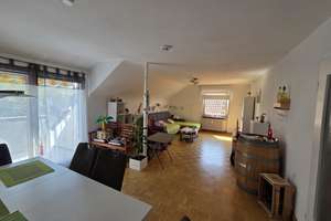 Charmante 3-Zimmer-Dachgeschosswohnung mit Balkon und Weinbergblick – Neue Mainzer Straße 31, 55129 Hechtsheim, Mainz – Vorschaubild 4