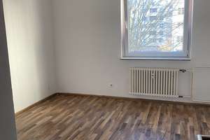 4,5-Zimmer Wohnung mit großem Balkon im 3. OG; inkl. TG in Stuttgart, von privat, ohne Makler! – Die vollständige Adresse der Immobilie erhältst du vom Anbieter., 70569 Lauchäcker, Stuttgart – Vorschaubild 5