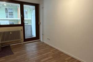 Frisch renoviert & teilmöbliert – helles Apartment mit Balkon in zentraler Lage – Bleichstraße 4-6, 64283 Mitte, Darmstadt – Vorschaubild 3