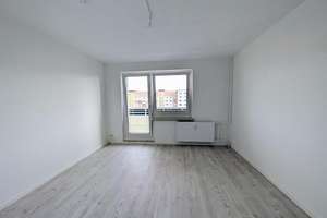 Sanierte 3-Raum-Wohnung mit Badewanne und Balkonkraftwerk – Dr.-Salvador-Allende-Straße 92, 9119 Kappel, Chemnitz – Vorschaubild 2