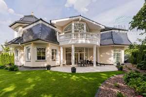 Deine Bühne für ein Leben in Luxus: Statement-Villa in Groß Glienicke – Die vollständige Adresse der Immobilie erhältst du vom Anbieter., 14476 Groß Glienicke, Potsdam – Vorschaubild 2