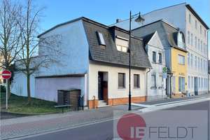 Teilsaniertes Wohnhaus mit Anbau und Nebengebäude am Stadtzentrum - Friedenspark vor der Tür! – Die vollständige Adresse der Immobilie erhältst du vom Anbieter., 6366 Köthen (Anhalt) – Vorschaubild 1
