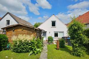 Ihr Traum vom Eigenheim – Einfamilienhaus in Sande zu verkaufen – Die vollständige Adresse der Immobilie erhältst du vom Anbieter., 26452 Sande – Vorschaubild 1