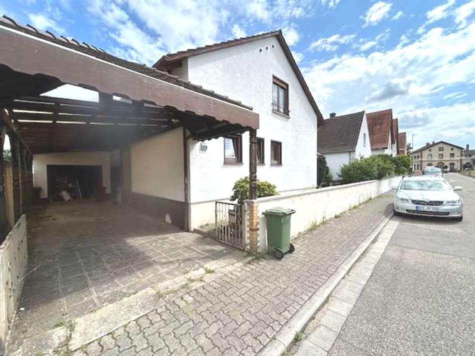 Garagenzufahrt; Eingang