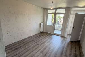 Tolle 2-Zimmer-Wohnung mit Balkon und neuen Böden – Spinozastr. 20, 45279 Freisenbruch, Essen – Vorschaubild 1