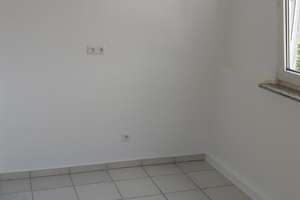 Schöne, teilrenovierte 2 Raum DG - Wohnung in zentraler Lage – Katzenbruch 13, 46047 Bermensfeld, Oberhausen – Vorschaubild 5
