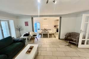 WG geeignet! 
Charmante 4-Zimmer-Wohnung auf zwei Etagen in der bekannten Künstlergasse von Passau! – Die vollständige Adresse der Immobilie erhältst du vom Anbieter., 94032 Passau, Passau – Vorschaubild 2