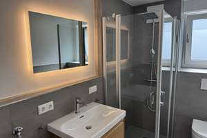 Erstbezug | Exklusive 2-Zimmer Wohnung | Einbauküche | Balkon | Einzelgarage | KFW55 | ER-Zentrum – Anton-Bruckner-Straße 8, 91052 Röthelheim, Erlangen – Vorschaubild 16