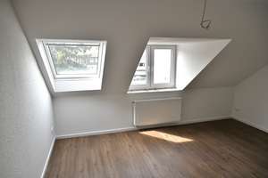 Attraktive, frisch sanierte und helle 3-Zimmer DG Wohnung (4. OG) im unteren Gründerzeitviertel – Goethestraße 7, 41061 Eicken, Mönchengladbach – Vorschaubild 2