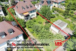 Idyllisches Zweifamilienhaus mit großzügigem Grundstück