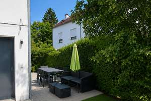 Lebendiger Alltag in Lochhausen: Modernes, durchdachtes Reiheneckhaus – Sigererstraße 4, 81249 Lochhausen, München – Vorschaubild 2