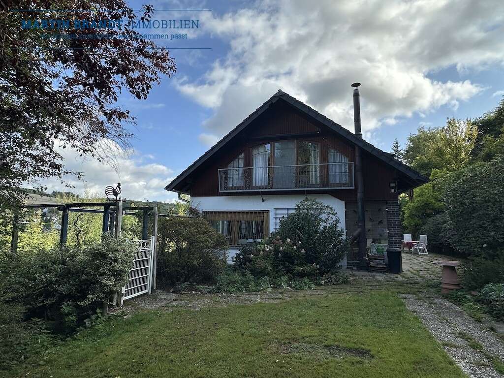 Immobilie in Waldems - Charmantes Einfamilienhaus mit Waldgrundstück ca. 1.958 m² 
in Traumlage von Waldems-Niederems - Bild 2