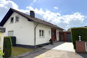 Gepflegtes Einfamilienhaus mit traumhaftem Gartengrundstück in ruhiger Lage
