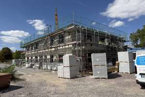 Erstbezug - Energieeffiziente 2-Raum-WE in ruhiger Lage mit Terrasse, Badmöbeln, Aufzug & Stellplatz – 6766 Bitterfeld-Wolfen – Vorschaubild 3