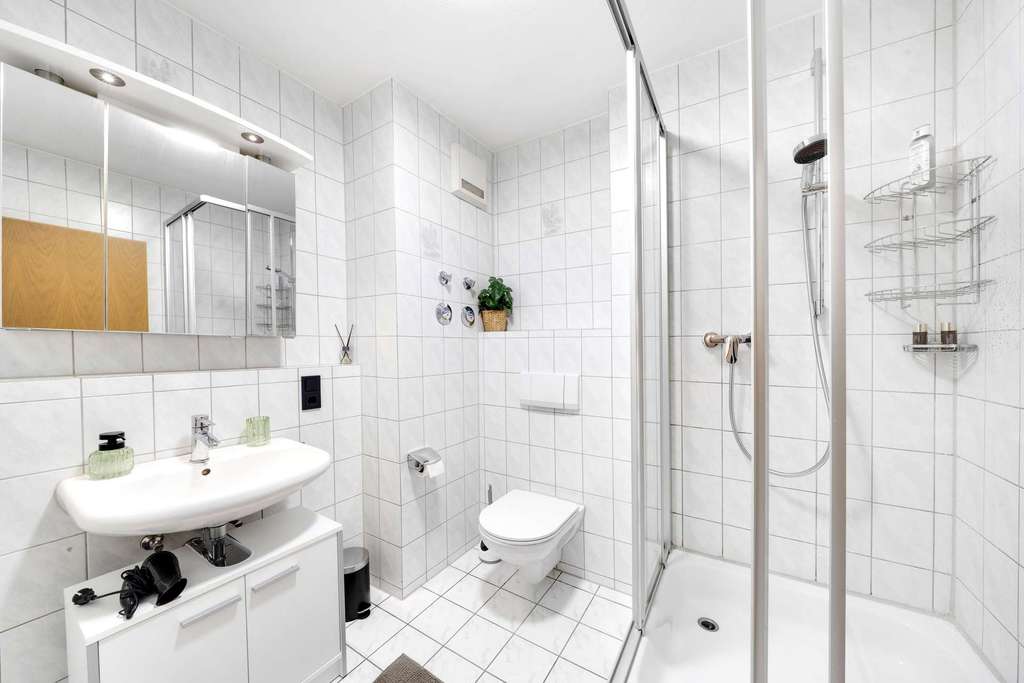 Immobilie in Erding - Perfekt geschnittene Wohnung ohne Mietvertrag – mit Loggia, neuer Küche & TG-Stellplatz - Bild 4