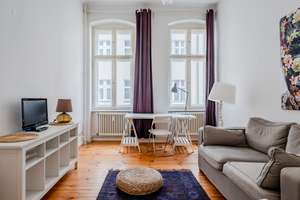 Charmante 2-Zimmer-Wohnung in repräsentativem Altbau in bester Lage von Charlottenburg – Die vollständige Adresse der Immobilie erhältst du vom Anbieter., 10627 Charlottenburg, Berlin – Vorschaubild 2