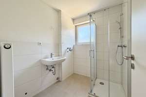 Frisch renovierte 2-Zi.-ETW mit Garagenstellplatz und Loggia in sehr gepflegter Wohnanlage – Die vollständige Adresse der Immobilie erhältst du vom Anbieter., 85057 Nordwest, Ingolstadt – Vorschaubild 7