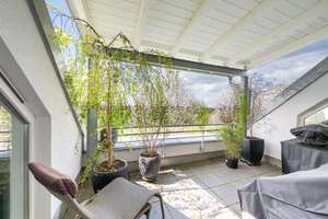 AIGNER - Moderne Maisonette mit traumhaftem Blick ins Grüne, hohem Freizeitwert und S-Bahn-Nähe