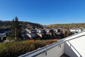 Helle 2-Zi.-Maisonette-Wohnung, mit Weitblick - Lauffen – Die vollständige Adresse der Immobilie erhältst du vom Anbieter., 74348 Lauffen am Neckar – Vorschaubild 2