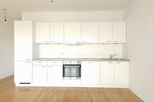 Komfort trifft Stil – sonnenverwöhnte 2,5-Zi.-Wohnung mit Einbauküche – Karlsbader Platz 8, 65197 Rheingauviertel / Hollerborn, Wiesbaden – Vorschaubild 6
