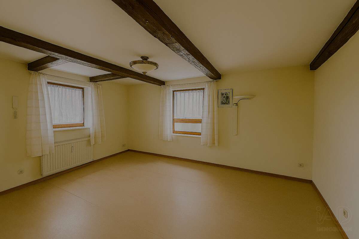 Immobilie in Elze - Die "alte Schmiede" – charaktervolles Fachwerkhaus mit großem Grundstück - Bild 2