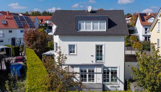 Bild von Ein stilles Luxus-Traumzuhause im Grünen