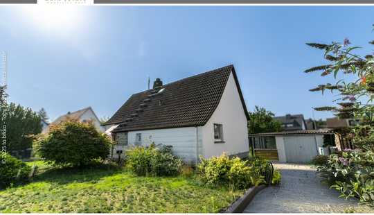 Bild von Familienidylle im Grünen – Einfamilienhaus mit Grundstück in Neu-Isenburg-Buchenbusch