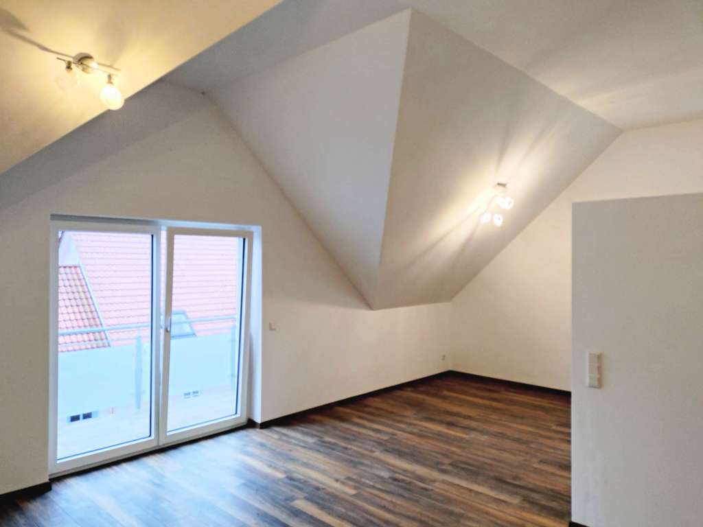 Immobilie in Thierhaupten - +++ Erstklassige Wohnung mit Wohnraumerweiterungsmöglichkeit und eigener Kaminanschluss +++ - Bild 1