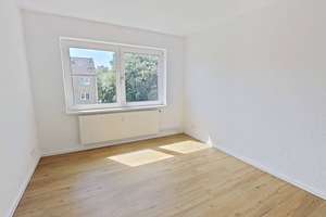 Modern und hell: Gemütliche 2-Zimmer-Wohnung mit BALKON – Kreuzmoor 13, 25436 Uetersen – Vorschaubild 3