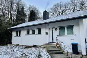 Freistehender Bungalow mit großzügiger Außenfläche in Aachen-Walheim – Die vollständige Adresse der Immobilie erhältst du vom Anbieter., 52076 Walheim, Aachen – Vorschaubild 1