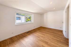Moderne Stadtvilla mit Garten, Souterrain, Wärmepumpe und Energieeffizienz A+ in ruhiger Bestlage – Die vollständige Adresse der Immobilie erhältst du vom Anbieter., 22397 Duvenstedt, Hamburg – Vorschaubild 10