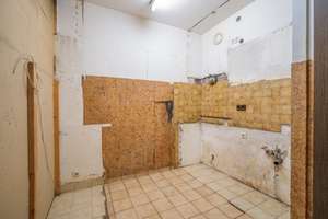 Bezugsfrei und Erbbaurecht! Renovierungsbedürftige 2-Zimmer-Wohnung im Hochparterre in Au-Haidhausen – Die vollständige Adresse der Immobilie erhältst du vom Anbieter., 81669 Obere Au, München – Vorschaubild 6