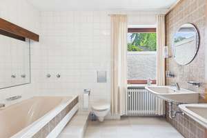 Repräsentative Unternehmer-Villa mit DG-ELW und Atelier in hervorragender und ruhiger Wohnlage – Die vollständige Adresse der Immobilie erhältst du vom Anbieter., 85051 Süd, Ingolstadt – Vorschaubild 14