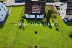 Charmantes und modernisiertes Einfamilienhaus mit großem Garten - Heizung aus 2008 – Die vollständige Adresse der Immobilie erhältst du vom Anbieter., 72469 Meßstetten – Vorschaubild 2