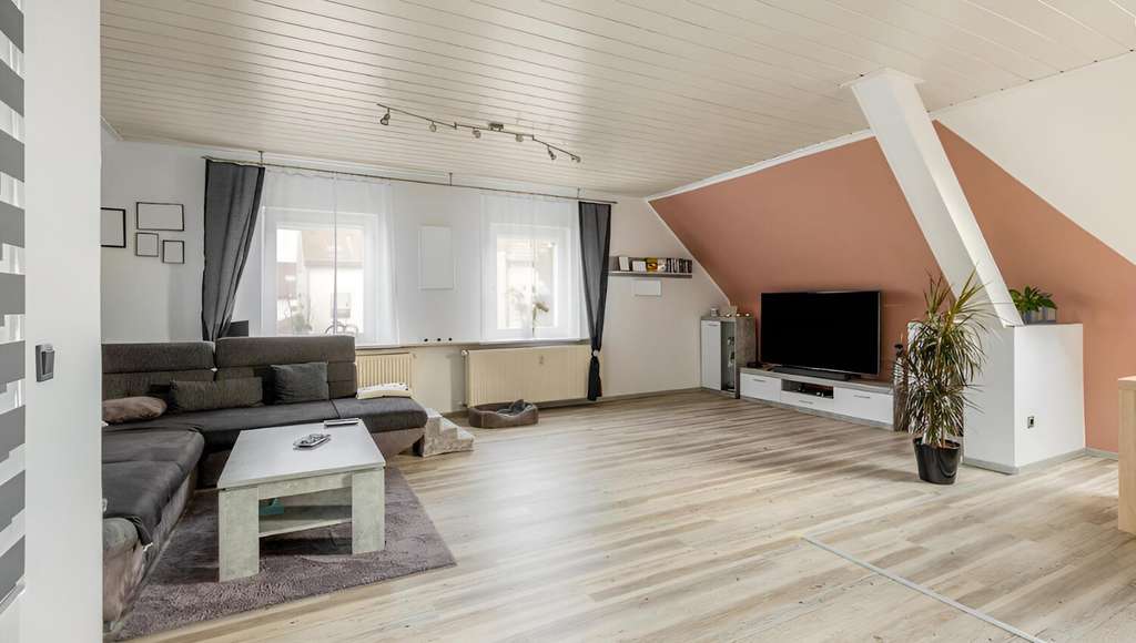 Immobilie in Viernheim - Stilvolle Dachgeschosswohnung mit sonniger Loggia, Sauna und Garage - Bild 4