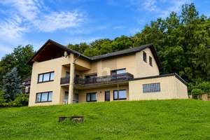 FAMILIENDOMIZIL IN FANTASTISCHER LAGE AM WALDRAND