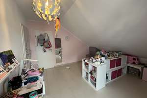 Premium Family Home with Garden, Terrace & Garage – 192 sqm Living Space in Quiet Green Location – Auerbacher Straße 10, 65428 Rüsselsheim am Main – Vorschaubild 18
