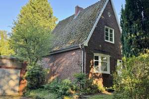 Charmantes Haus mit traumhaftem Garten, sonniger Terrasse und Doppelgarage – Die vollständige Adresse der Immobilie erhältst du vom Anbieter., 22359 Volksdorf, Hamburg – Vorschaubild 4