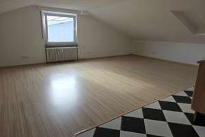 Grosse 1 Zimmer Dachwohnung in 78224 Singen Süd zu vermieten – Industriestrasse 12, 78224 Singen (Hohentwiel) – Vorschaubild 3