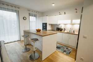 MODERNES TOWNHOUSE AUF 3 ETAGEN MIT 4 ZIMMERN, 2 BÄDERN & STYLISCHER WOHNKÜCHE – Konrad-Wolf-Straße 90a, 13055 Berlin – Vorschaubild 10