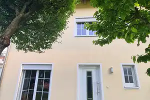 Schöne 5-Zimmer-Doppelhaushälfte mit EBK in Pfaffenhofen an der Ilm – Pfaffenhofen an der Ilm (Kreis) – Vorschaubild 2