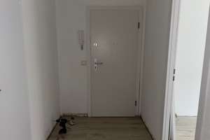 Geräumige Familienwohnung mit Balkon sucht Sie! – Ahrenshooper Straße 10, 13051 Neu-Hohenschönhausen, Berlin – Vorschaubild 8