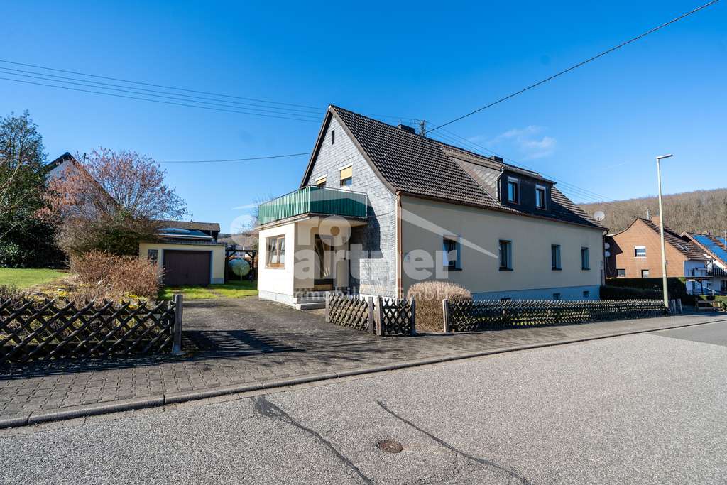 Immobilie in Schwollen - Praktisches Doppelhaus in charmanter Lage von Schwollen! - Bild 1