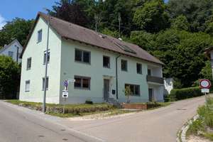 Interessantes Haus mit viel Platz in Neuburg/Kammel – Die vollständige Adresse der Immobilie erhältst du vom Anbieter., 86476 Neuburg an der Kammel – Vorschaubild 1