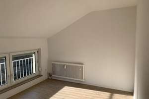 Stuttgart-Plieningen: Gemütliche 2-Zimmer DG Wohnung in ruhiger Lage – Die vollständige Adresse der Immobilie erhältst du vom Anbieter., 70599 Plieningen (Ortsteil), Stuttgart – Vorschaubild 3