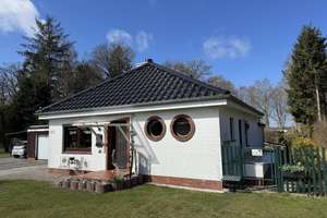 Walmdachbungalow auf parkähnlichem Grundstück – Die vollständige Adresse der Immobilie erhältst du vom Anbieter., 27639 Nordholz – Vorschaubild 1