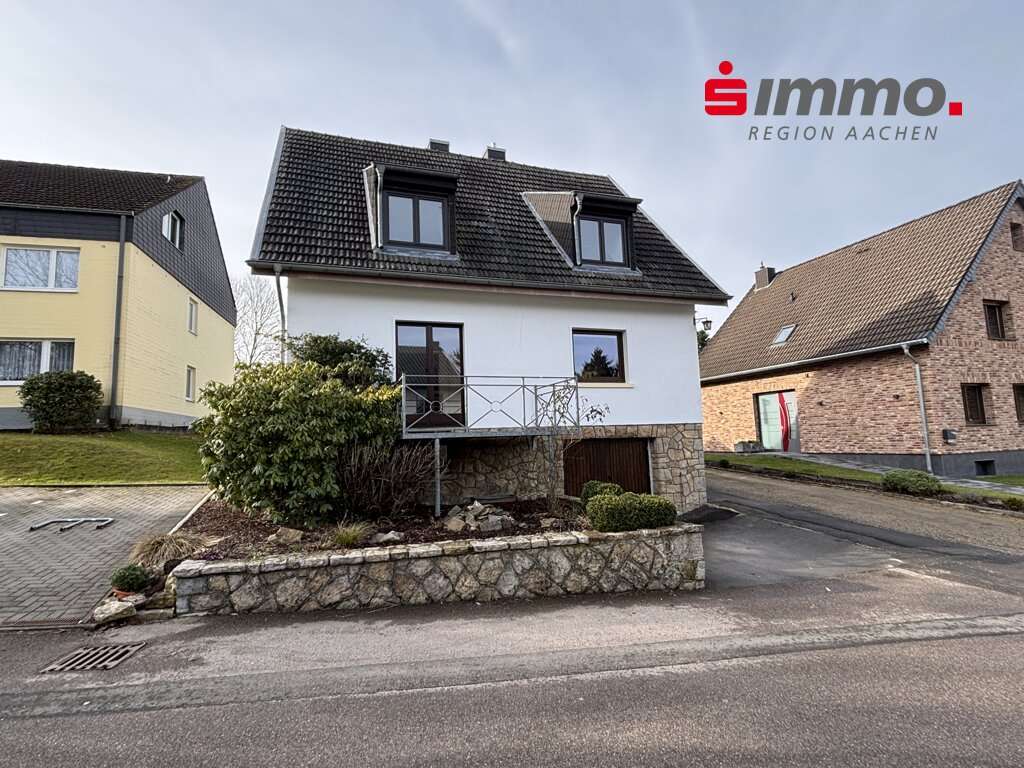 Immobilie in Roetgen - Einfamilienhaus mit 3 vermieteten Wohnungen - Bild 0