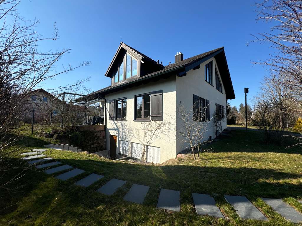 Immobilie in Königsfeld im Schwarzwald - Großzügiges 6-Zimmer EFH in Königsfeld im Schwarzwald - Bild 4