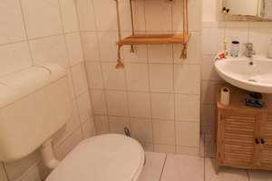Vermietet: 2-Zimmer-Altbauwohnung im 4. OG (ohne Aufzug) mit Keller nahe Rosenthaler Platz – Die vollständige Adresse der Immobilie erhältst du vom Anbieter., 10115 Mitte (Ortsteil), Berlin – Vorschaubild 10