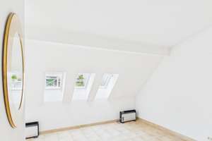 Haidhausen: Stilvolle Altbauwohnung mit Süd-Balkon, Aufzug & großem Entwicklungspotenzial – Die vollständige Adresse der Immobilie erhältst du vom Anbieter., 81667 Haidhausen Süd, München – Vorschaubild 6